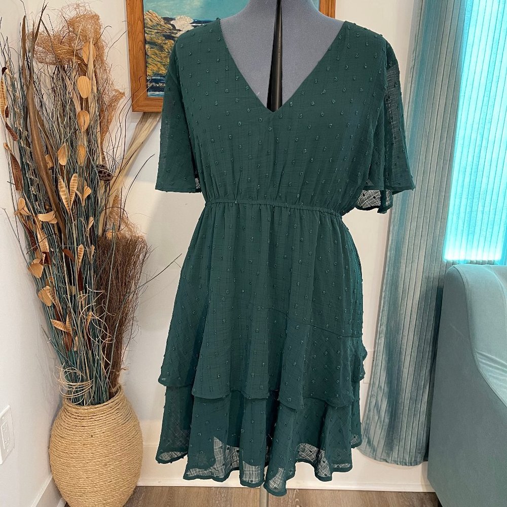 Size B Arula Green Flowy Tiered Ruffle Mid-Length Dress